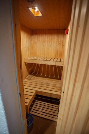 Sauna - Idyllic Vacation Home With A Breathtaking View (Bøur)