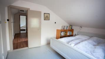 Casa | 4 habitaciones, decoración personalizada, muebles diferentes y cunas