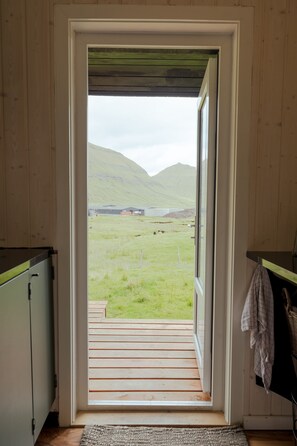 House | Terrace/patio - Authentic Cabin - Unique Location - In Nature - 2Br (Hellurnar)