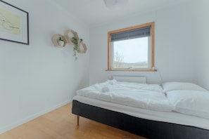 Villa | Individually decorated, individually furnished, blackout drapes - Unique Location - Bodanes - Hoydalar - 6 Br Villa (Hoyvík)