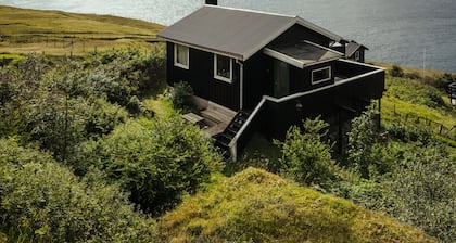 Cottage With Stunning View Of The Sea And Islands.