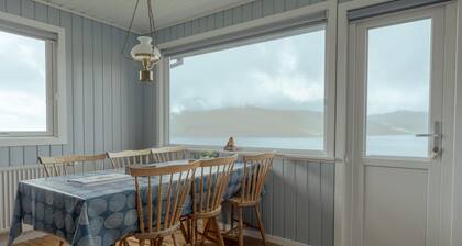 Cozy 2-Bedroom House With A Fantastic View