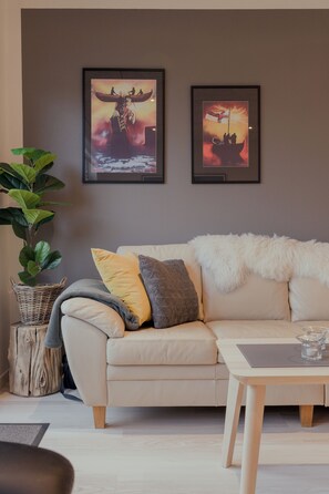 Living room - Unique Boathouse - Central - Kajak - Fitness (Strendur)