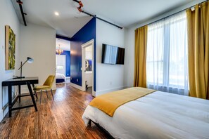 Room - Private Suite in Historic Austin B&b: Sleeps 4! (Austin)