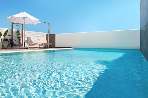 Votsalo Villa - 30m from Med Sea