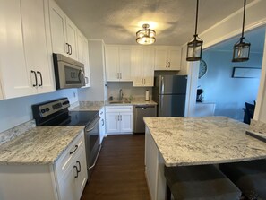 Wasserkocher mit Kaffee-/Teezubehör