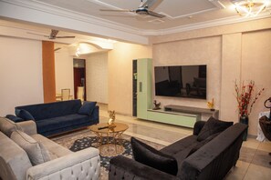 Individually furnished, iron/ironing board, free WiFi, bed sheets - Mercy Royal Heights (Kumasi)