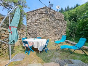 Outdoor dining - FOR NATURE LOVERS ! (Mélagues)
