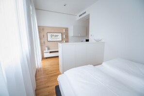 Suite sénior | Caja fuerte, escritorio, espacio para trabajar con un portátil