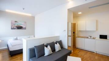 Caja de seguridad en la habitación y escritorio