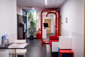 Reception - sHome Self-Check-in Hotel Graz (Graz)