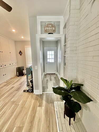 5 bedroom home near Cooperstown, Dreams Park & All Star Village. Sleeps 13.