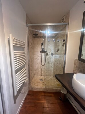 Hair dryer, towels, soap, shampoo