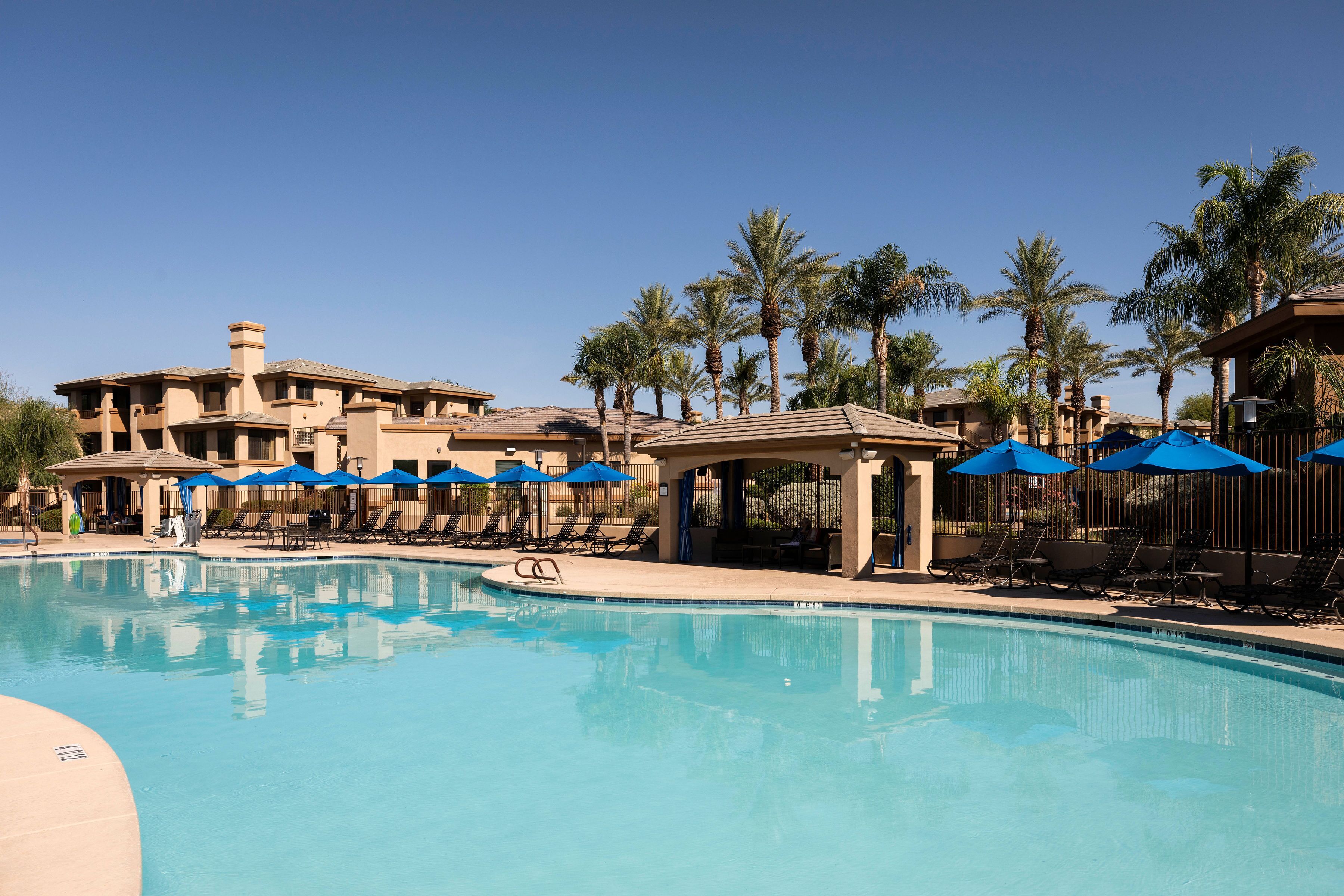 Scottsdale Links Resort - 3 BEDROOM 1 KING 2 QUEENS SUITE WITH SOFABED