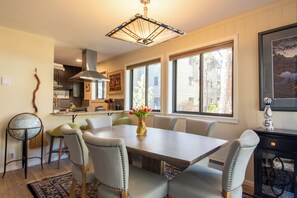 Dining - Cottonwood Condo 1469 - Remodeled Ground Floor Condo with Resort Amenities (Sun Valley)