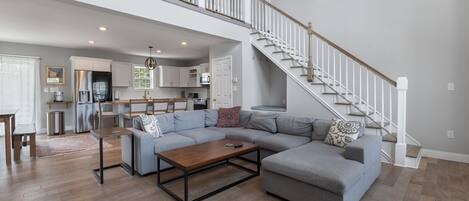 Télévision, cheminée, baby-foot