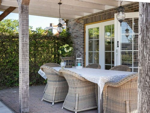 Cozy cottage with heated pool, garden and covered terrace