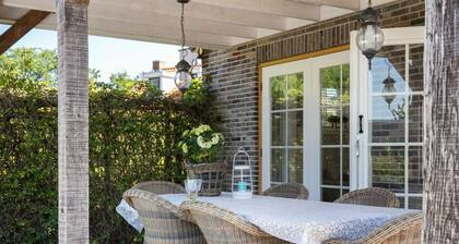 Cozy cottage with heated pool, garden and covered terrace