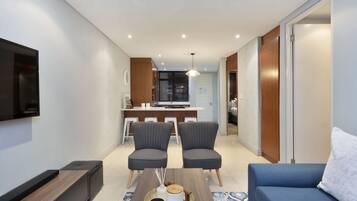 Apartment (2 Bedrooms) | Private kitchen | Fridge, microwave, oven, stovetop