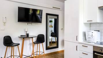 Réfrigérateur, four, plaque de cuisson, lave-vaisselle