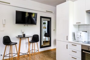 Kühlschrank, Ofen, Herdplatte, Geschirrspüler