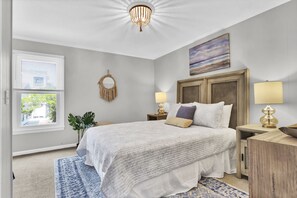 6 bedrooms, iron/ironing board, WiFi, bed sheets