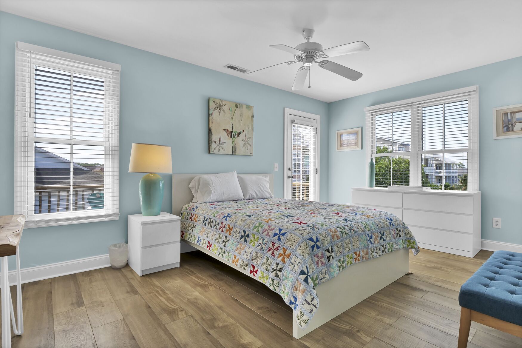 3 bedrooms, iron/ironing board, internet, bed sheets