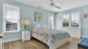 3 bedrooms, iron/ironing board, internet, bed sheets