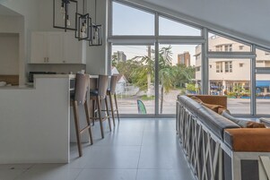 Suite Khas | Area keluarga | TV LED dan layanan streaming