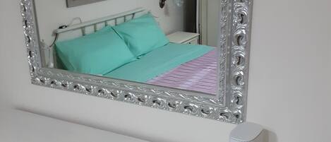 2 bedrooms, iron/ironing board, travel cot, free WiFi