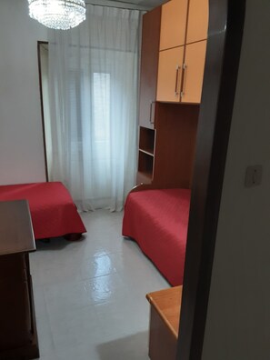 2 bedrooms, iron/ironing board, travel crib, free WiFi - The little house in theTuscia (Bagnaia)