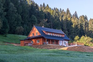 Villa | 4 bedrooms - Hutisko - Solanec Mha555 (Hutisko-Solanec)