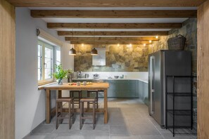 Villa | 4 bedrooms - Hutisko - Solanec Mha555 (Hutisko-Solanec)