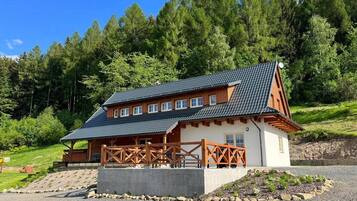 4 bedrooms