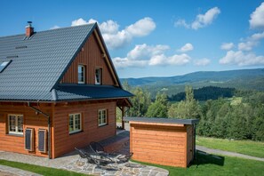 Villa | 4 bedrooms - Hutisko - Solanec Mha555 (Hutisko-Solanec)