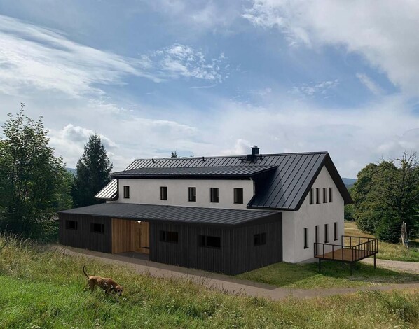 المنشأة من الخارج