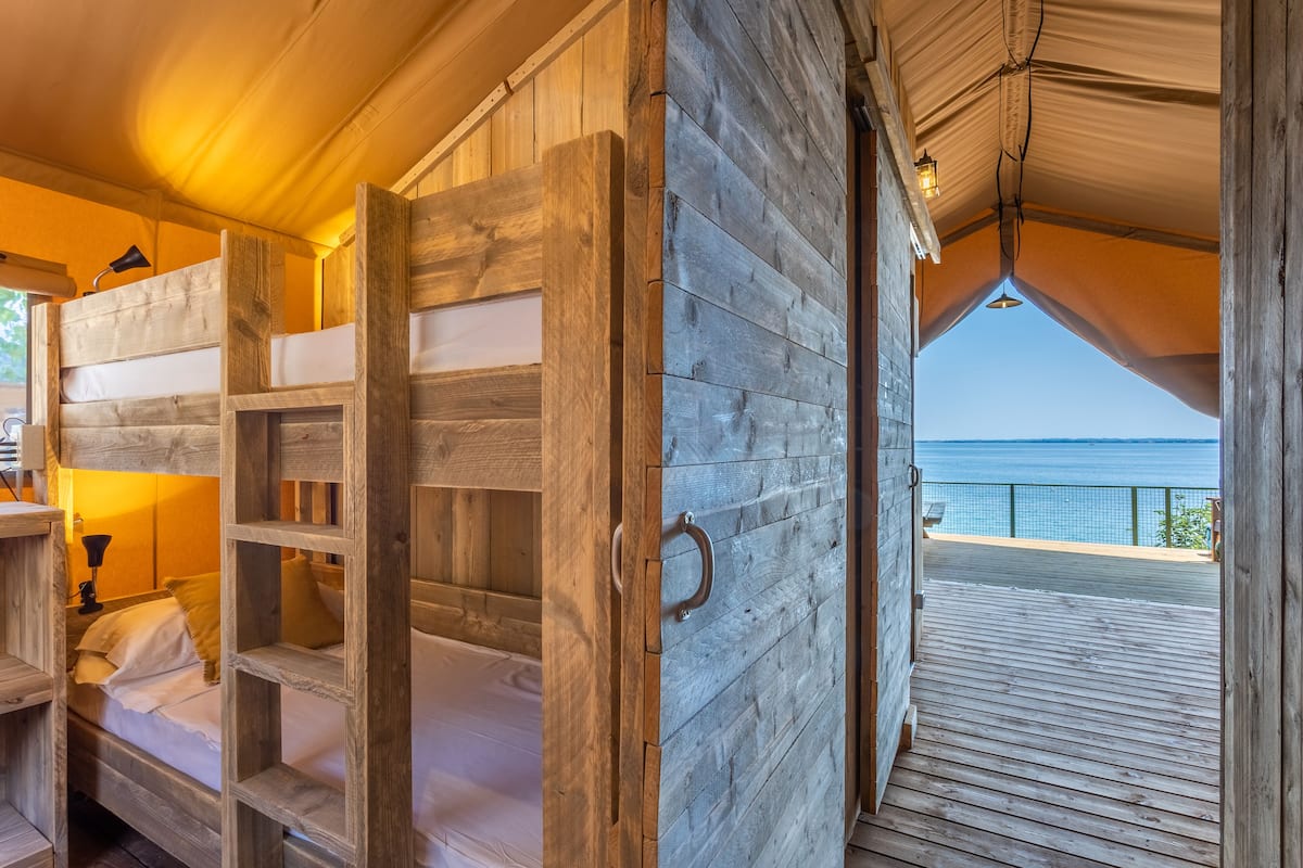 Grand-Zelt, Seeblick | Ausblick vom Zimmer