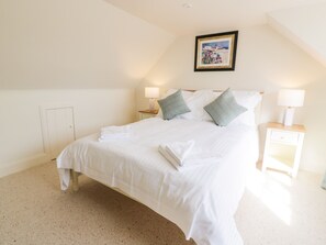 2 عدّة غرف نوم وبديكورات فريدة لكل غرفة وطراز فريد لكل وحدة