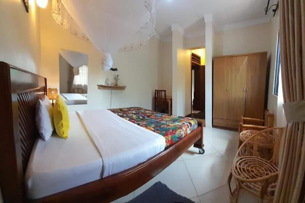 Camera Basic con letto matrimoniale o 2 letti singoli | Con stile personalizzato, una scrivania, postazione laptop