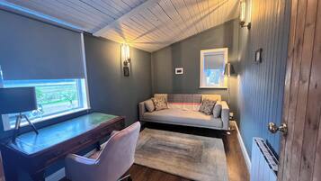 Cottage | Living area