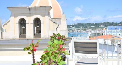 Cozy, new apartment in the historic center and 5 minutes from the beach