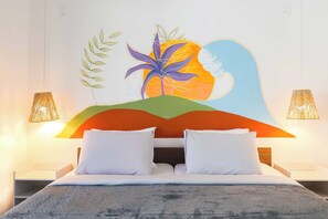 Suite Standard, plusieurs lits, balcon | Wi-Fi gratuit, draps fournis