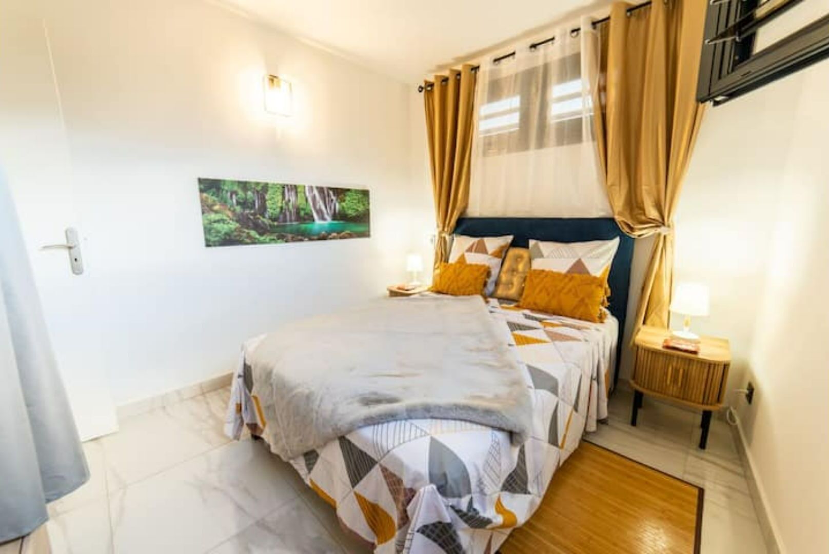 2 chambres, bureau, fer et planche à repasser, Wi-Fi gratuit