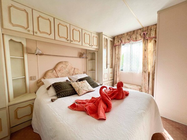 2 soveværelser, sengetøj