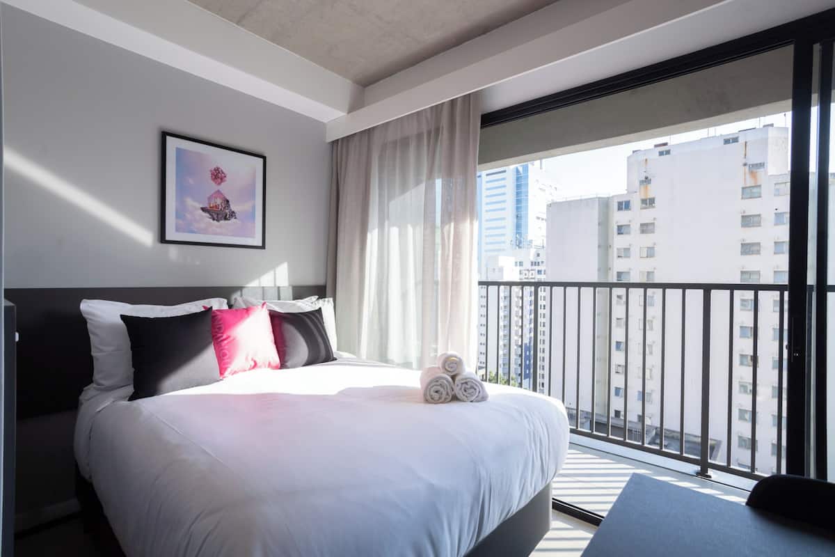 Junior Studio (437115) | 1 bedroom, desk, bed sheets