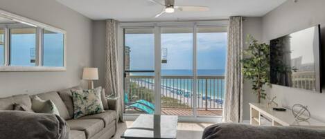 Appartement, 2 slaapkamers | Woonruimte | Smart-tv en streamingdiensten