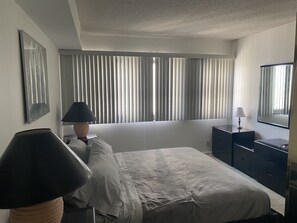1 quarto, Wi-Fi de cortesia, roupa de cama