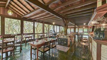 Tägliches inbegriffenes Frühstücksbuffet