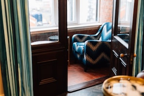 Grand Suite | Zona de estar | Televisión LED de 55 pulgadas con canales por satélite