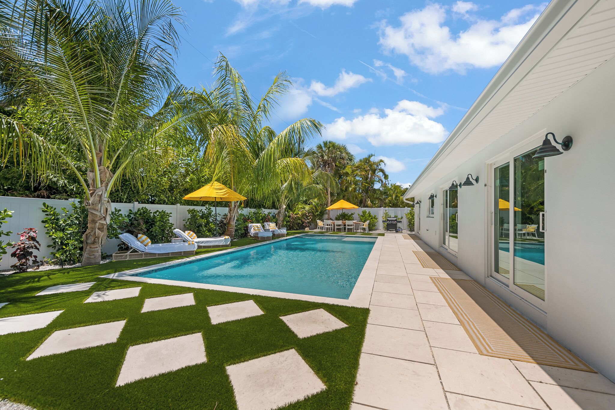 Et oppvarmet basseng